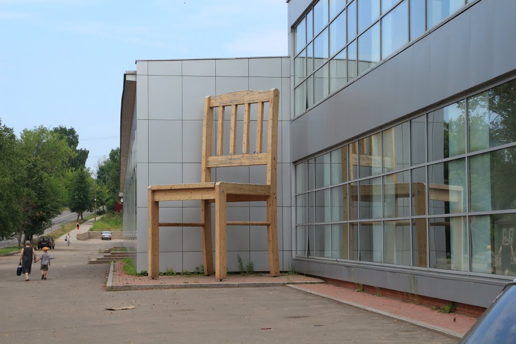 Мебельный салон в городе Боровичи.Der Möbelsalon der Stadt Borowitschi