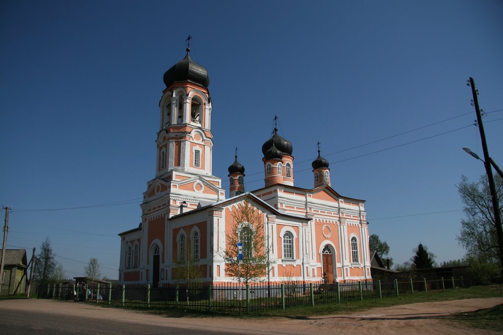 Holy Trinity Church, Krestcy