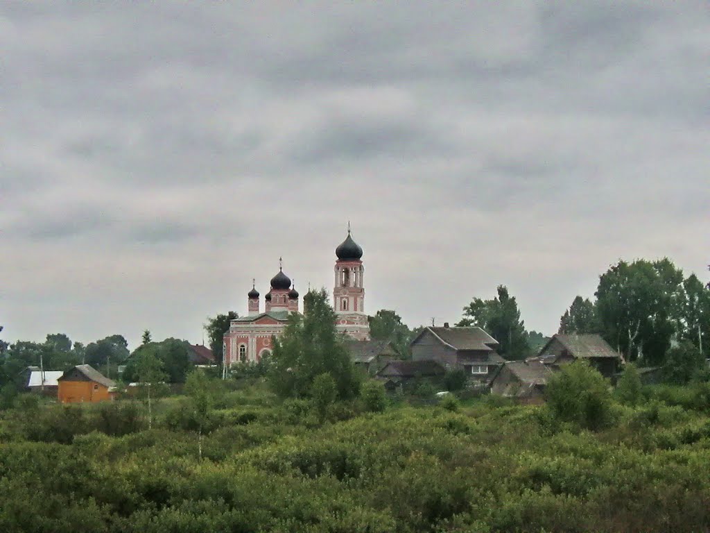 Крестцы, Церковь Троицы Живоначальной