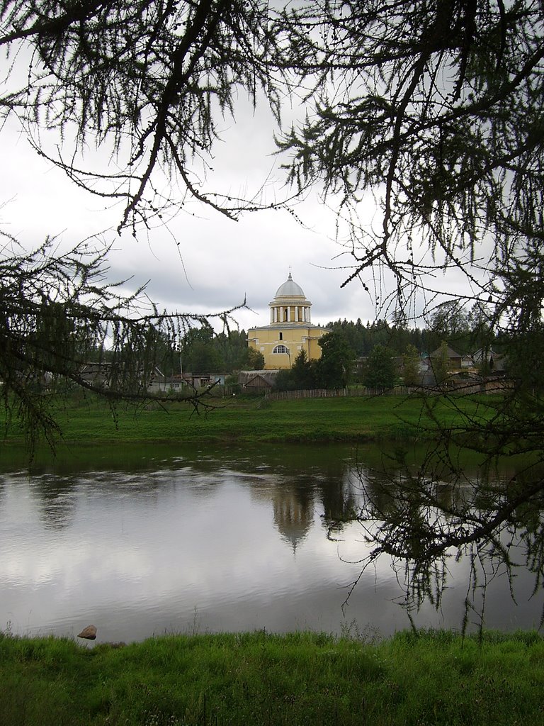 Церковь за рекой