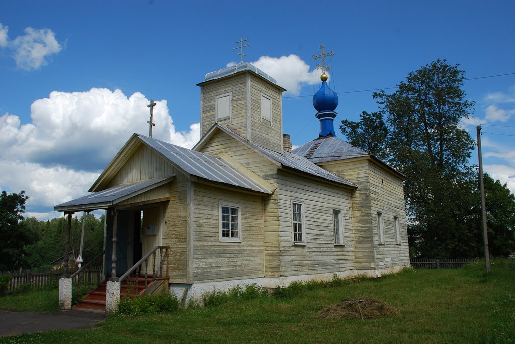 Любытино. Деревянная церковь