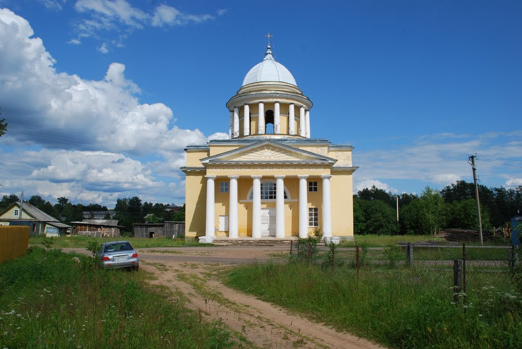 Любытино. Успенская церковь, вид с запада