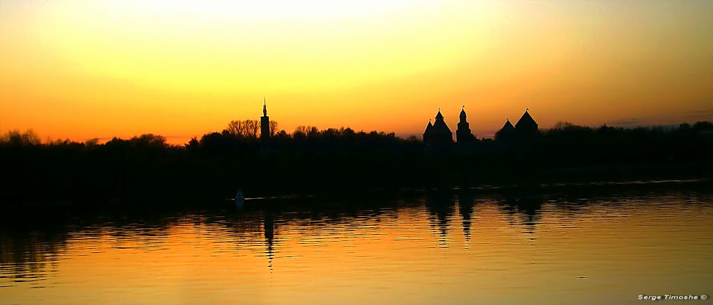 ВЕЛИКИЙ НОВГОРОД. Спящий Кремль. /  Veliky Novgorod. Sleep Kremlin.