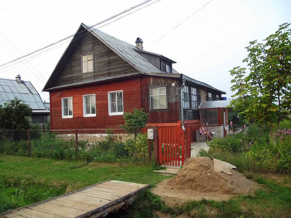 Дом на улице Взлетная,3 / House on the street Takeoff, 3