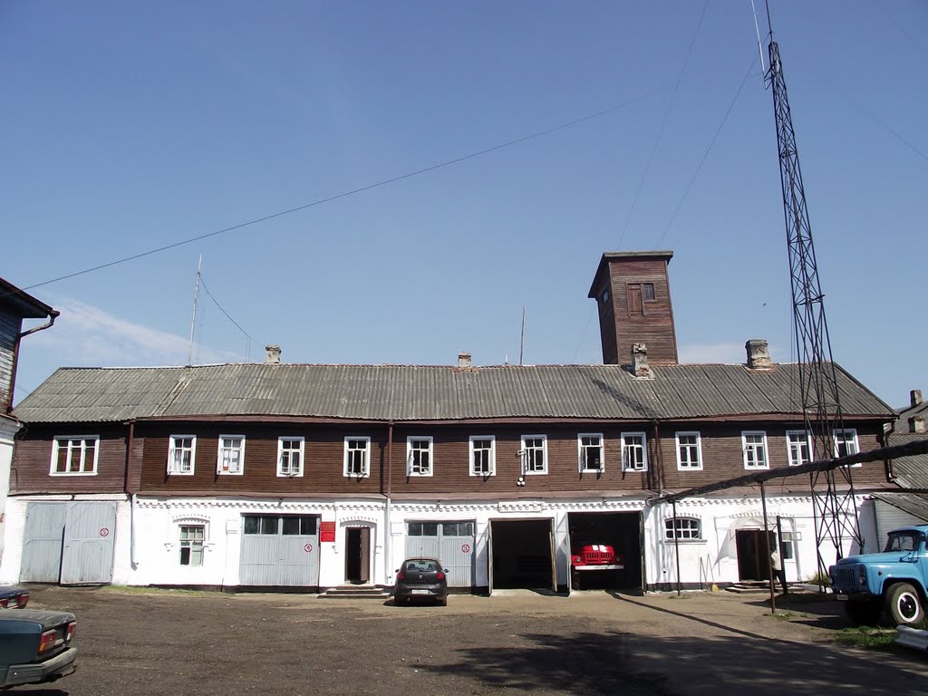 Пожарная,бывшая конюшня / Fire department, the former stables