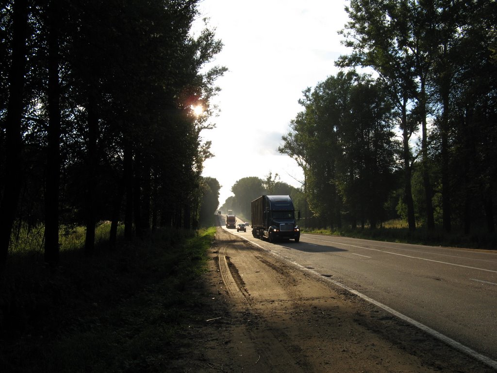 Трасса М-10.На въезде в Крестцы.