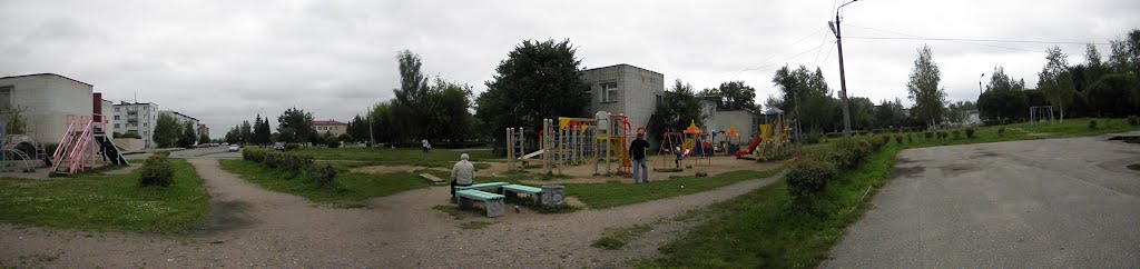 Чудово, детская площадка