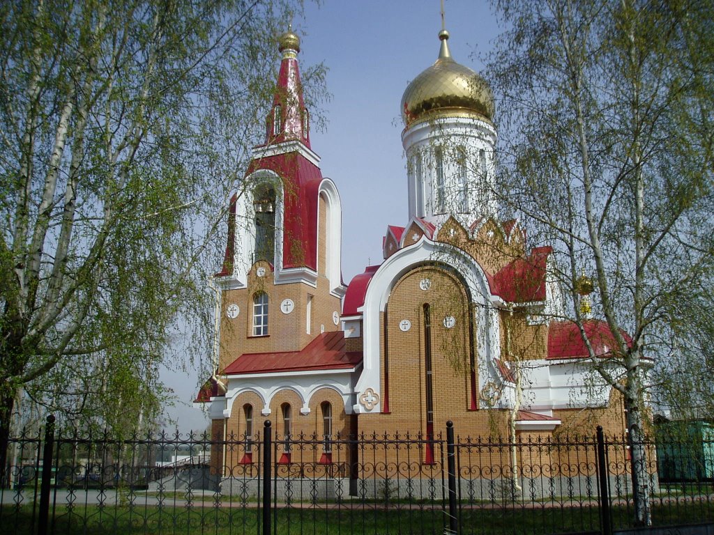 Новый храм в древнем Болотном