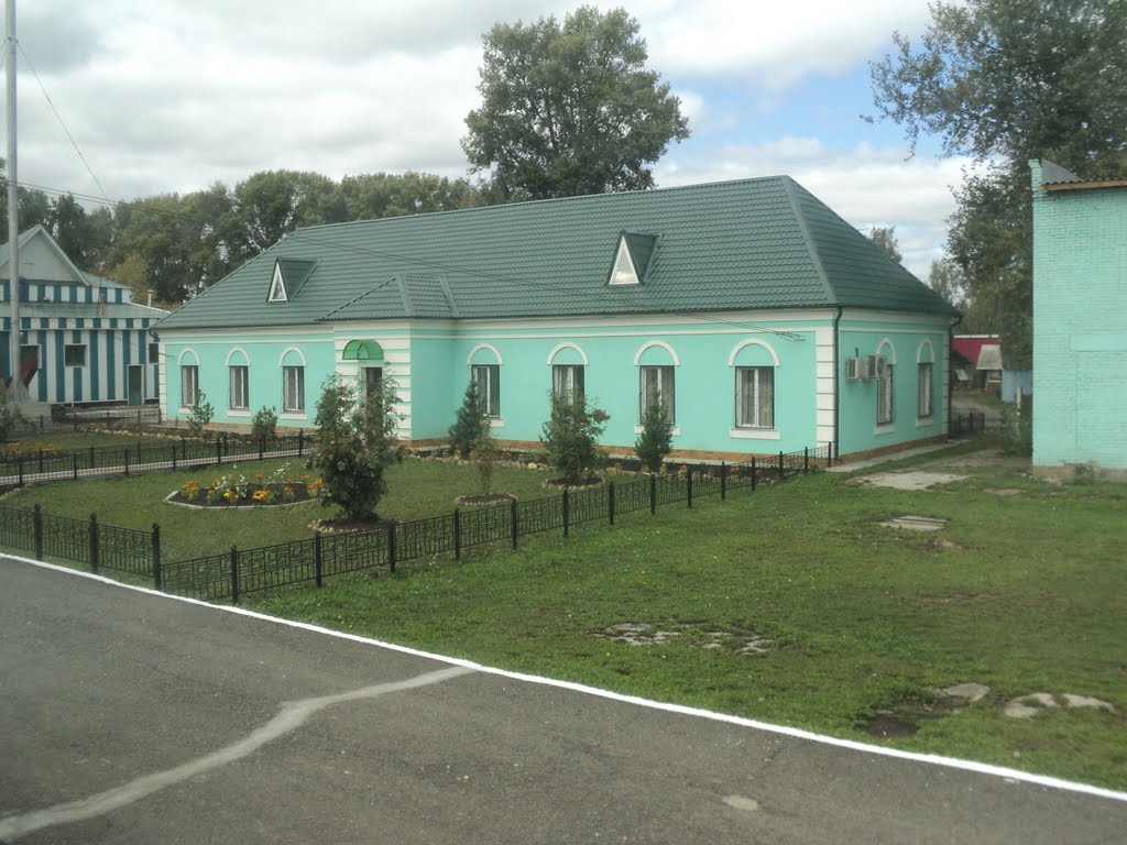 Ухоженный перрон.