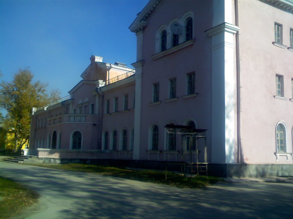 ДК "Цементник" вход 2