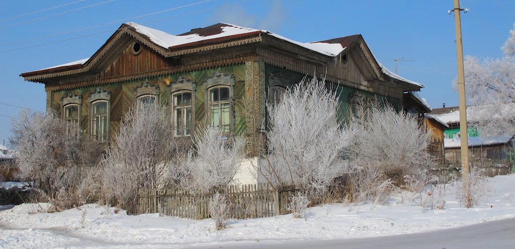Новосибирская обл., рп Колывань. Угол О.Жилиной и пр. Революции