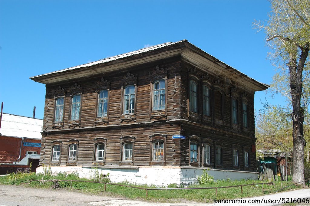 старый деревянный дом