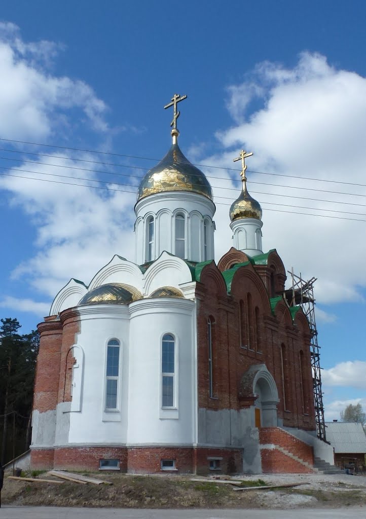 Храм в лесах, но уже действует!