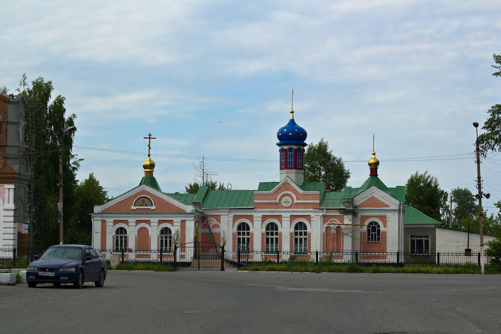 Строящийся храм