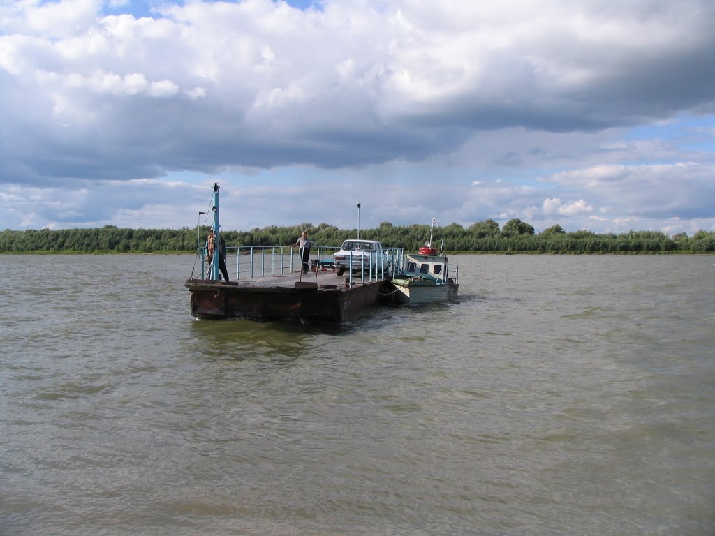 Паром на Большереченской переправе. Иртыш. Омская область. Irtysh river.