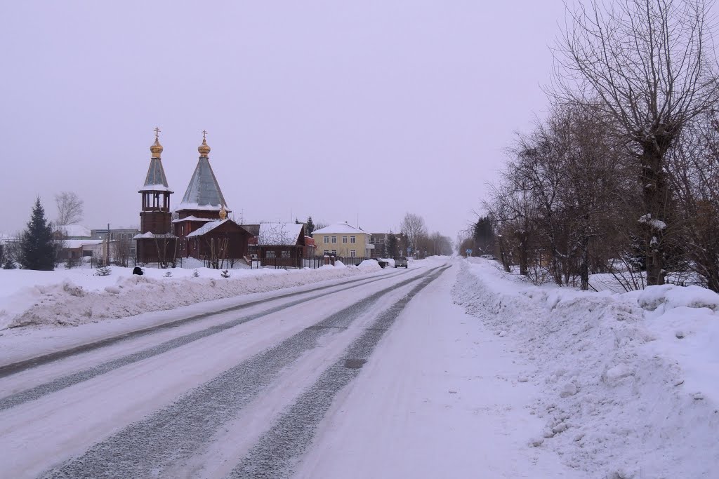 Крутинка, улица Ленина,Святоильинский храм.
