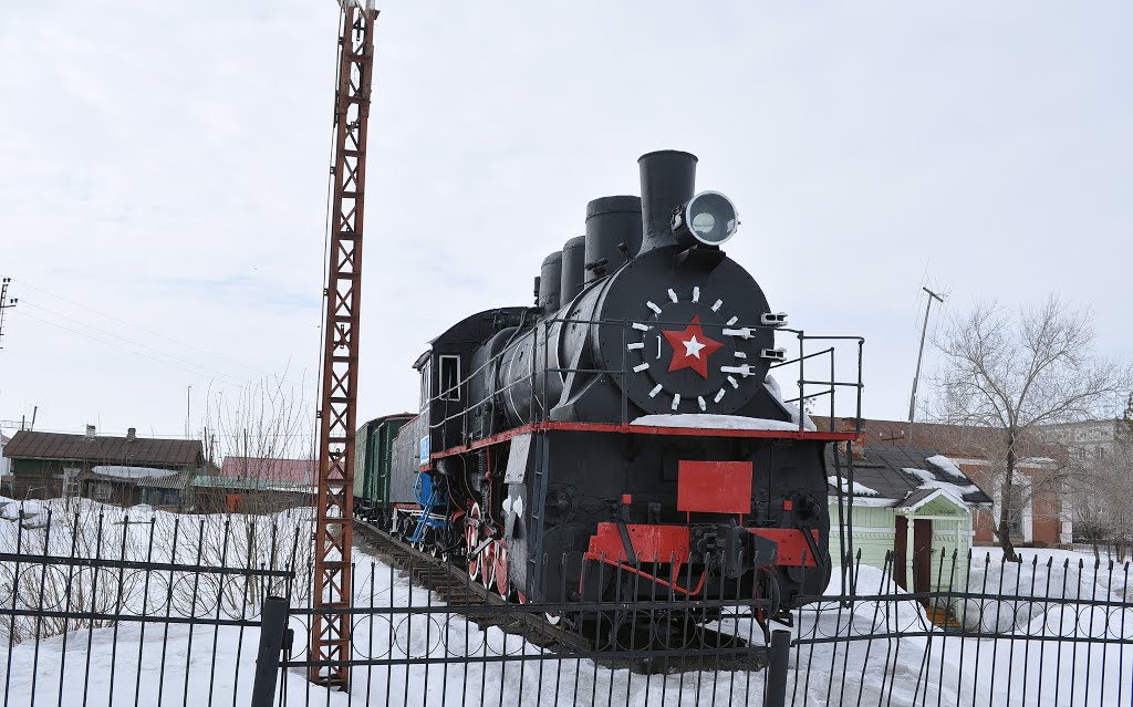 Паровоз Эм740-28 в Марьяновке