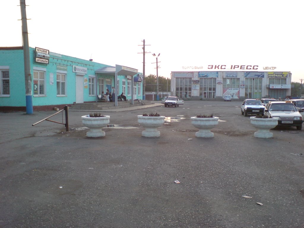 Автовокзал и торговый центр в Абдулино
