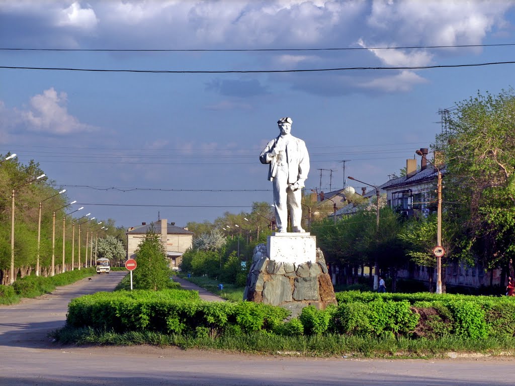 г.Гай (памятник шахтёр)