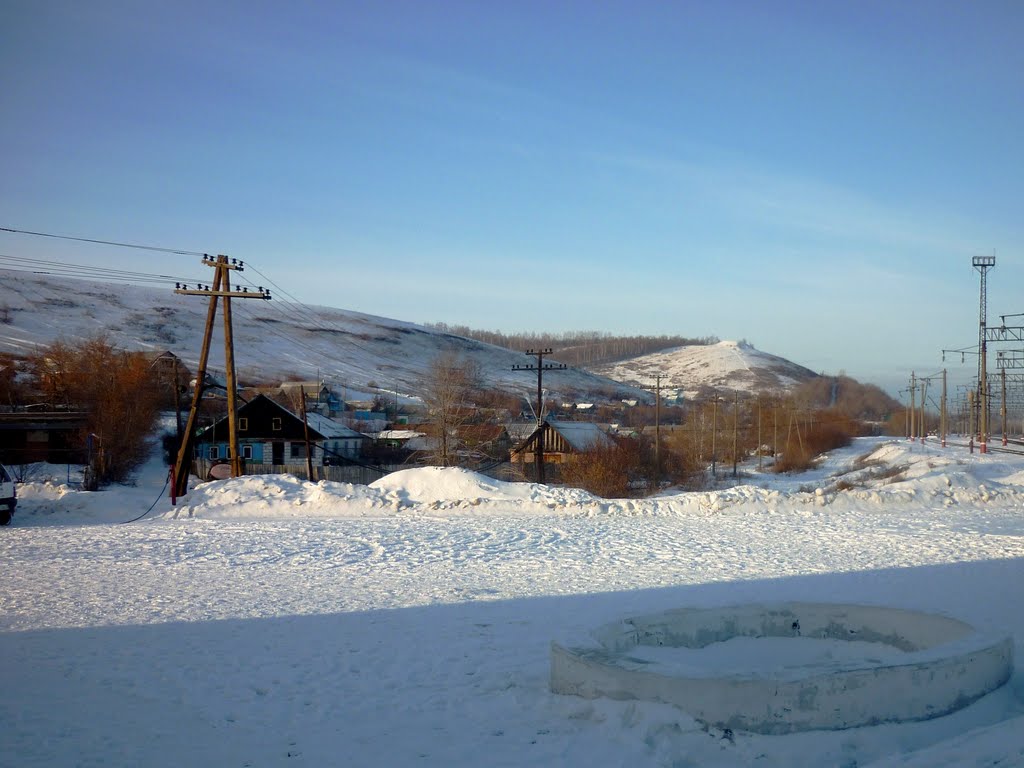 Рядом с вокзалом Кувандыка / Near Kuvandyk train station