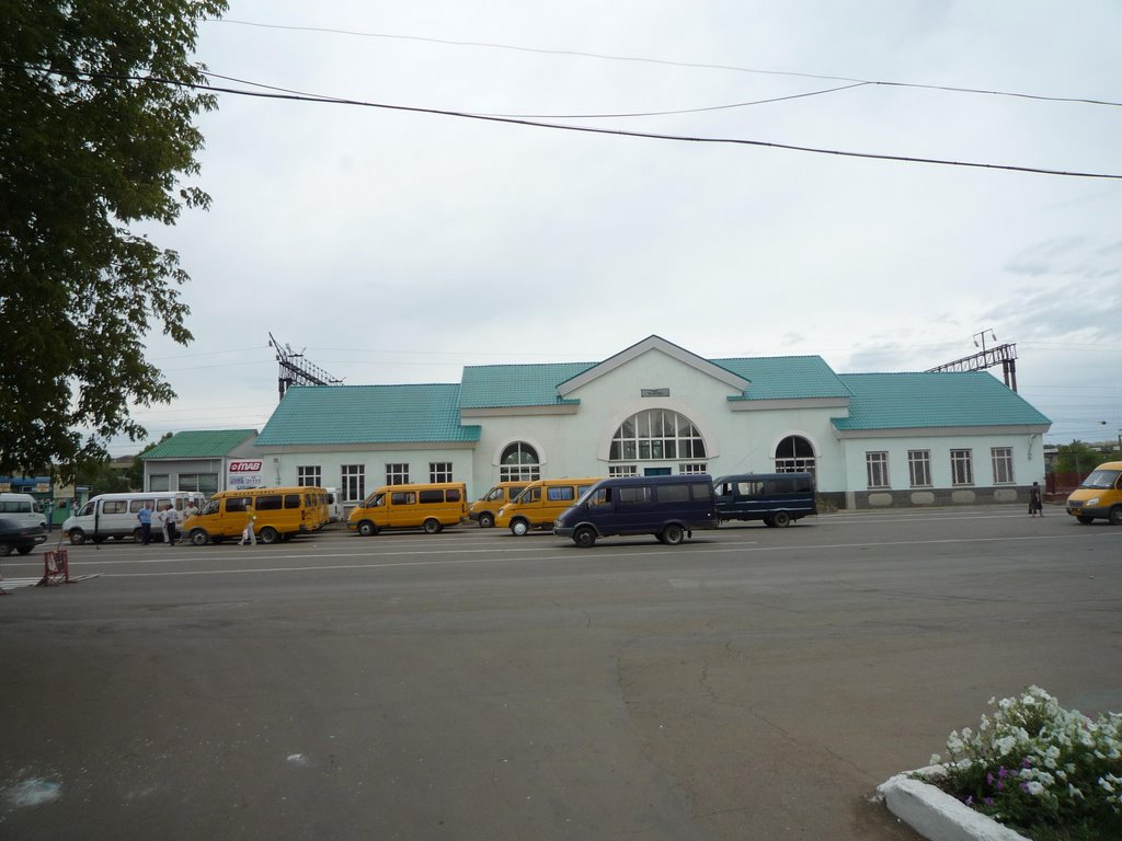 вокзал Медногорска. Mednogorsk railway station.
