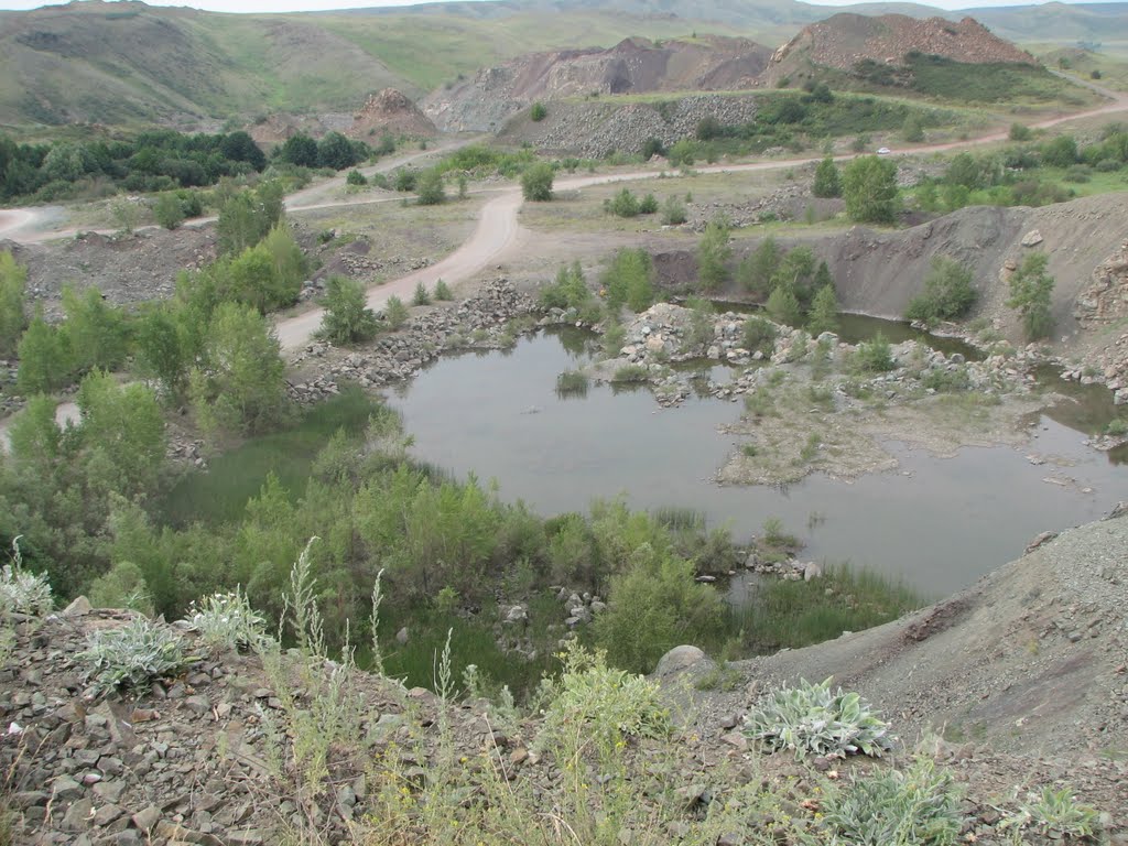Карьер.