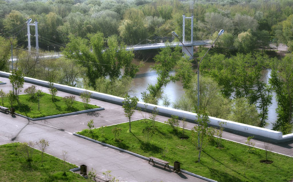 Orenburg. The Boulevard and foot-bridge Europe-Asia.
