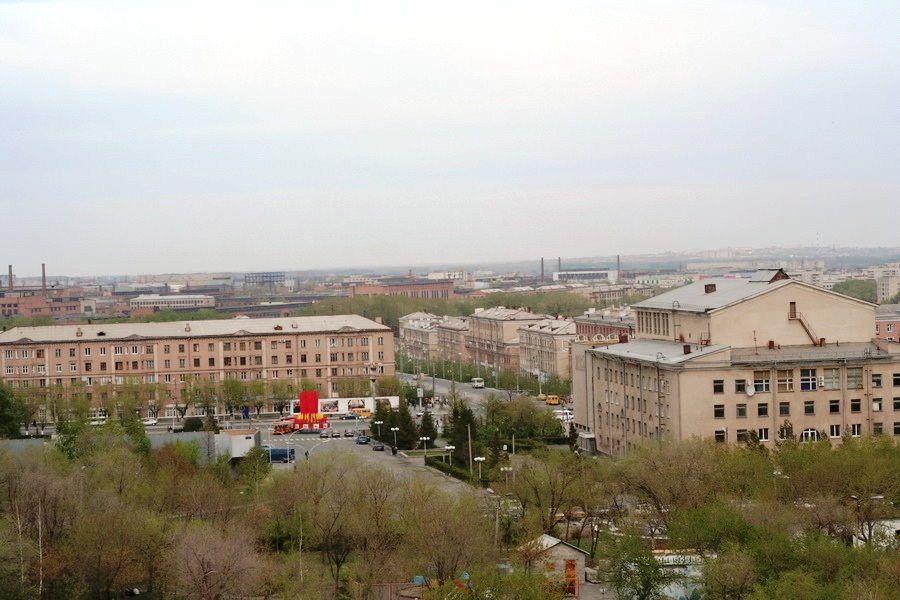 Орск. Вид с колеса обозрения. Комсомольская площадь. Театр драмы.