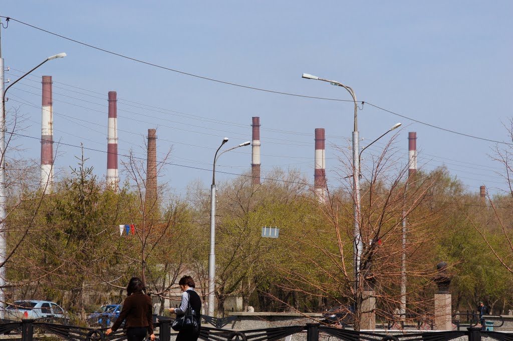 Кислородные трубы у центра города.
