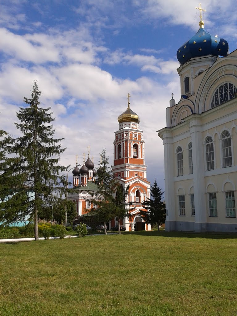 Храм Святой Живоначальной Троицы‎