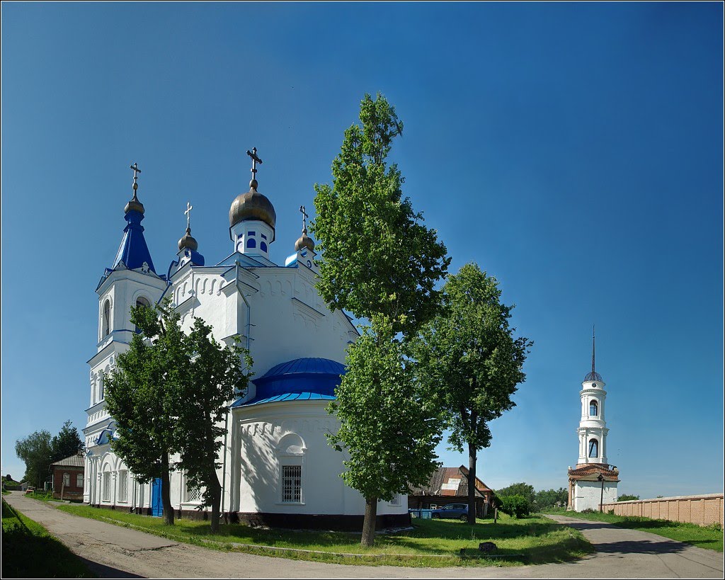 Белев. Церковь Рождества Пресвятой Богородицы