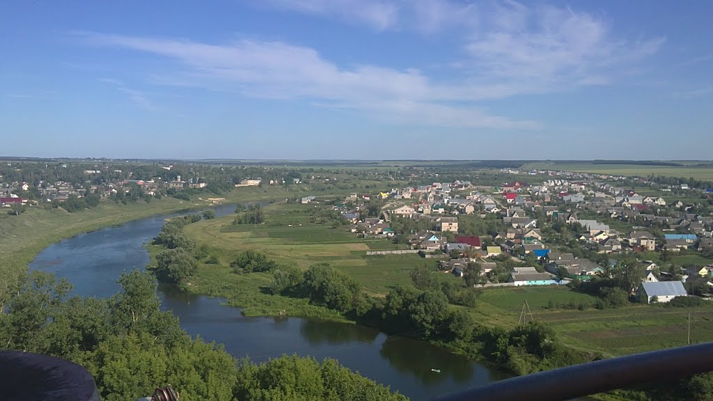 Вот такой красивый вид на речку Сосна с колеса обозрения в Ливнах...