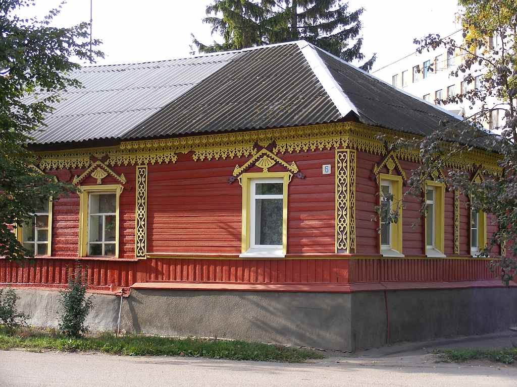 Дом с наличниками