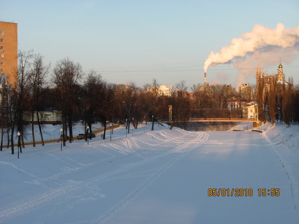 Орлик Зимой. Вид на подвесной мост.