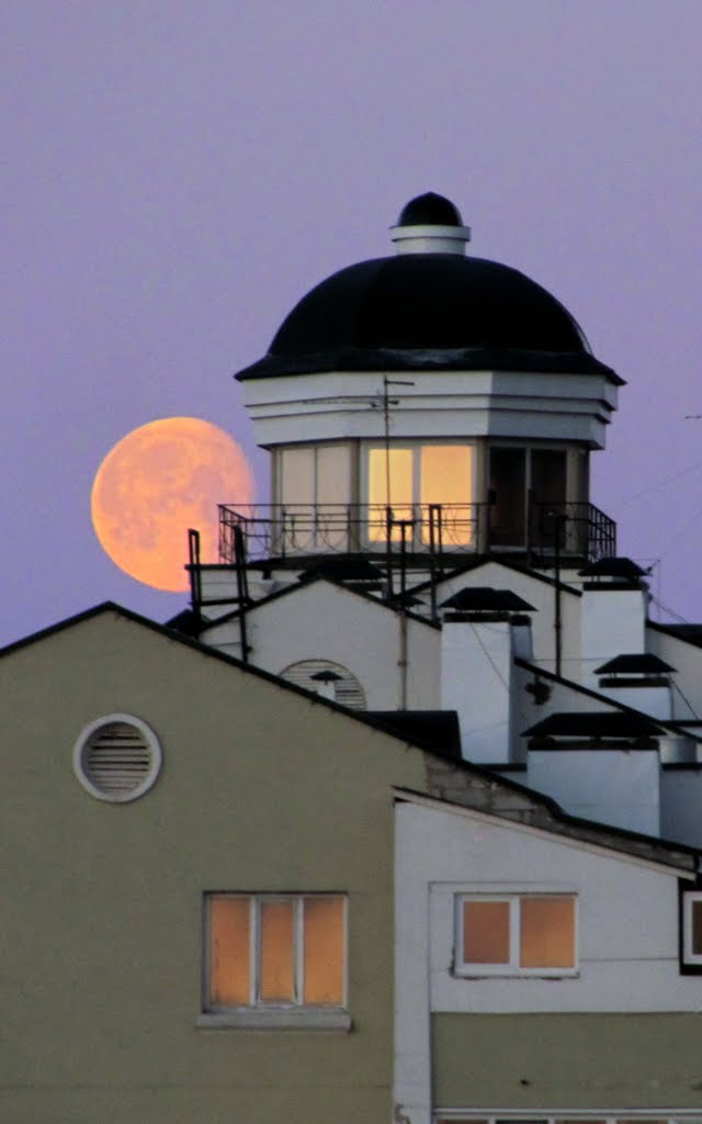 Луна на Башне The Moon on the Tower