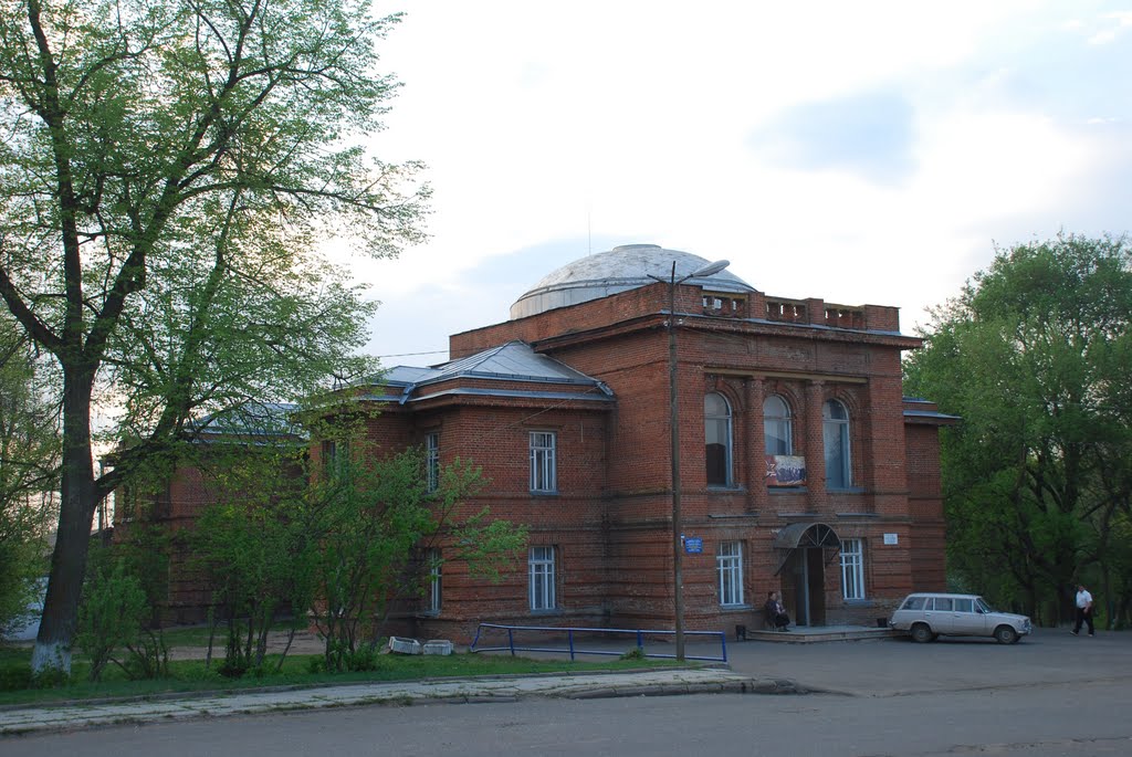 Чембар. Народный дом, построенный к 100-летию Виссариона Белинского