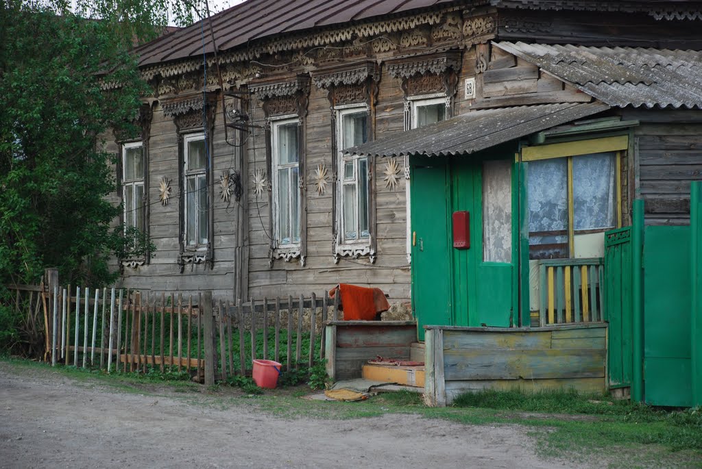 Чембар. Один из немногих сохранившихся красивых домов