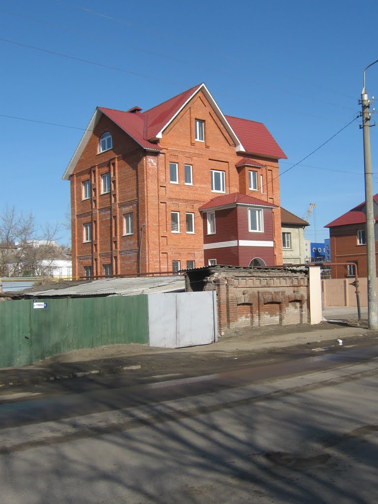 Ул. Урицкого (бывш.Казанская). Остатки дома, где предположительно жил поэт, друг Есенина - Анатолий Мариенгоф. Тут погиб его отец от шальной пули во время белочешского мятежа в мае 1918 г.