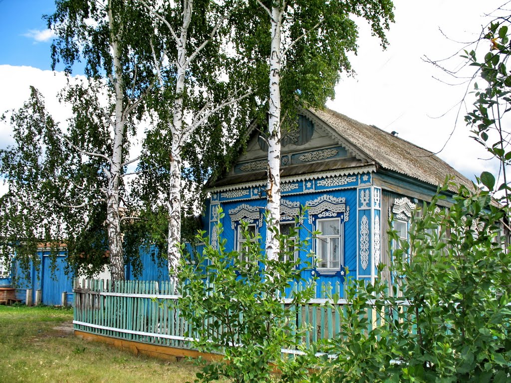 ул. Радищева. Теремок под берёзами