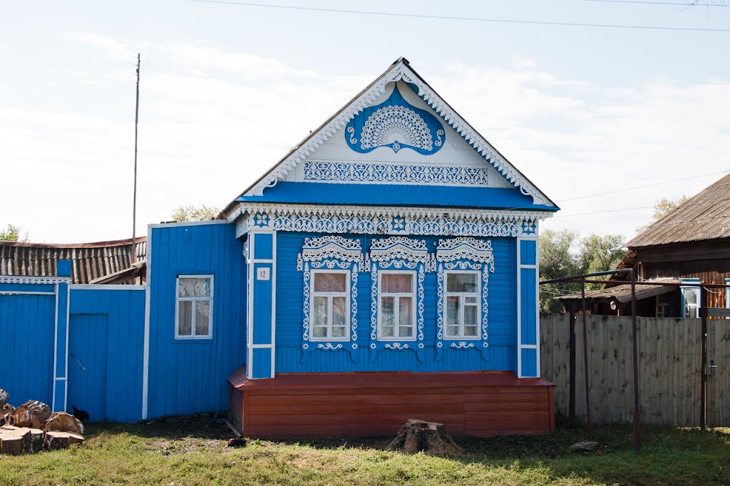 Резная изба