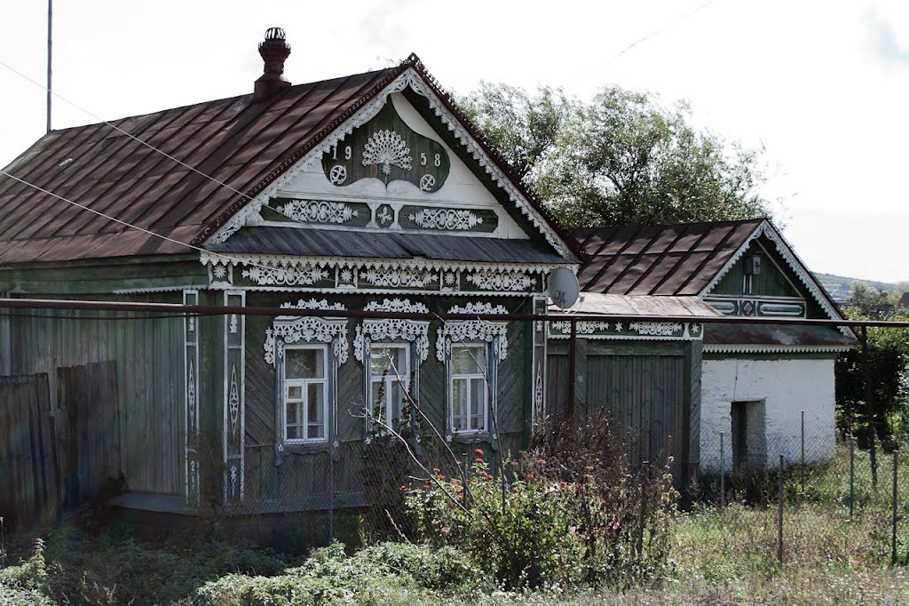 Резная изба