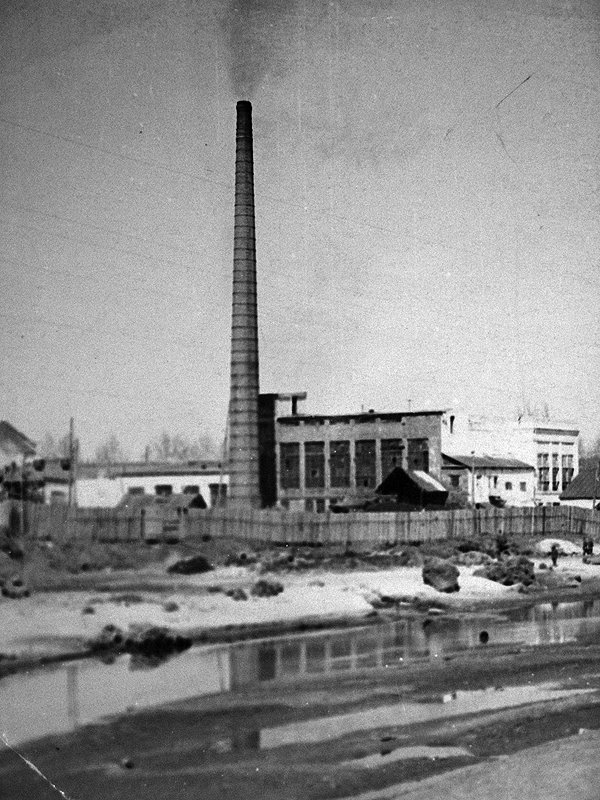 Фотография фабрика "Творец рабочий" пос.Сосновоборск, 1970г. - www.perevezencev.ru