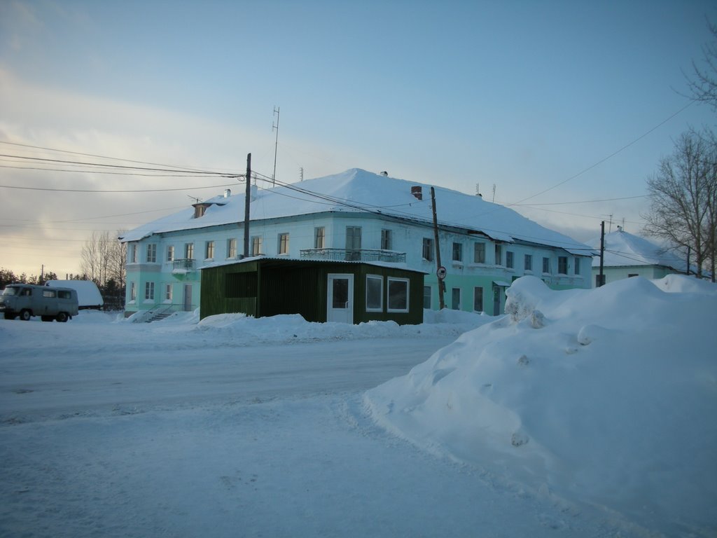Гремячинск, киоск у дома по ул. Ленина, 112