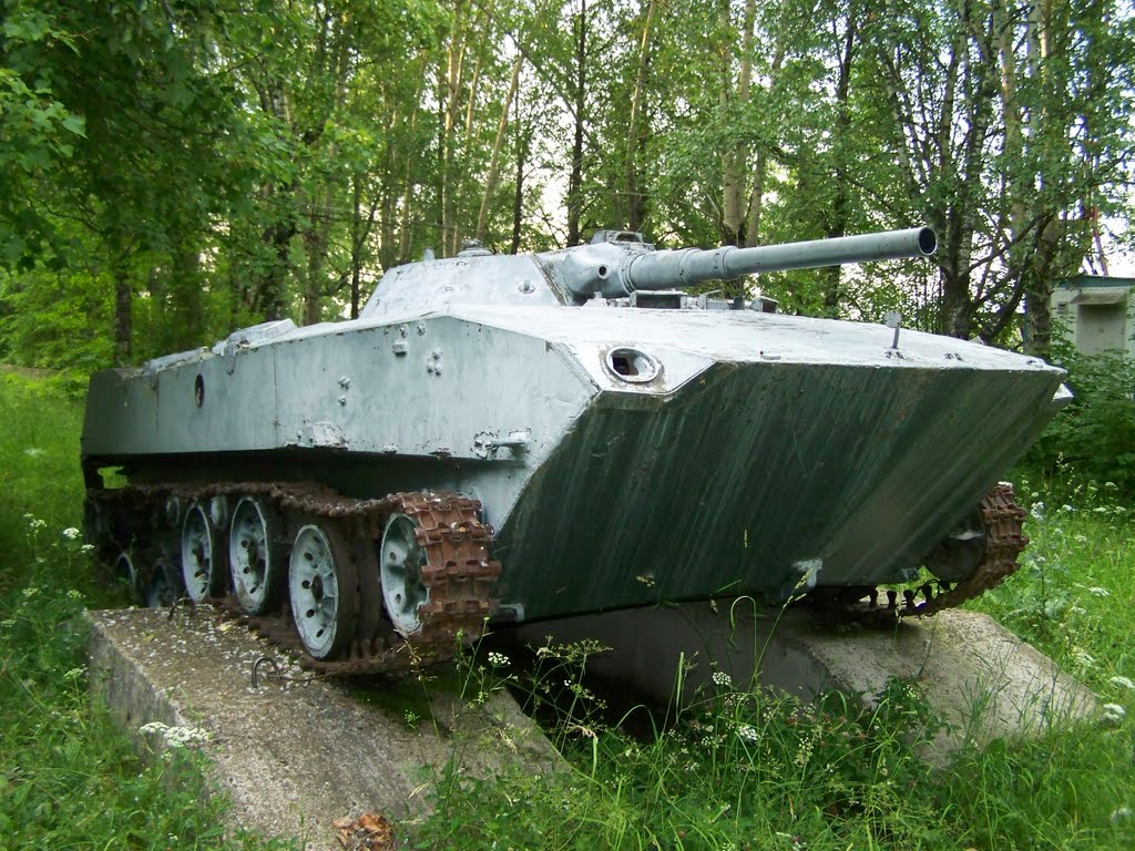 Заброшенный танк