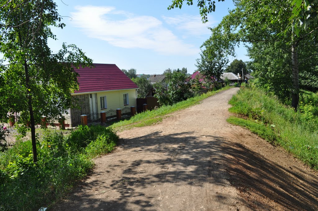 Дамба вдоль реки Сылва