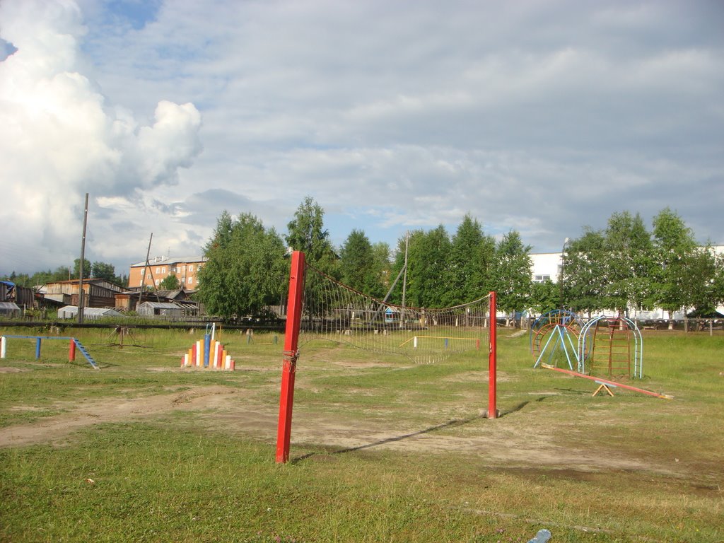 Ныроб. Детская площадка