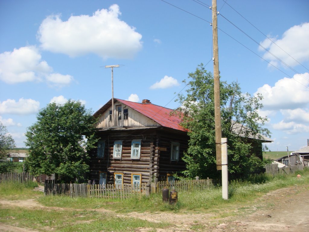 Ныроб. Деревянный дом