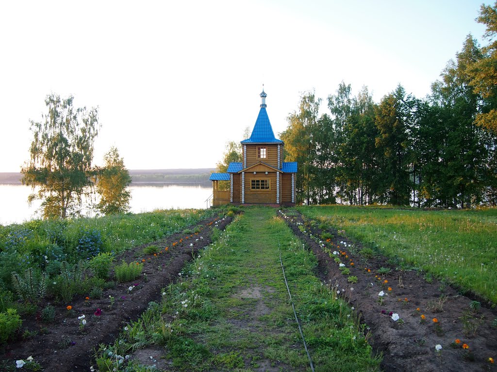 Часовенка (Small chapel)
