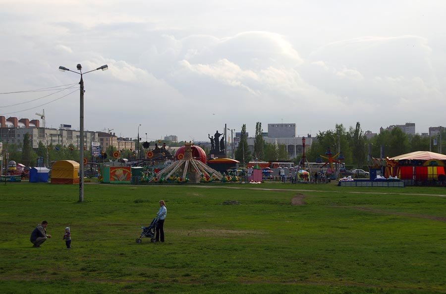 Эспланада (широкая часть проспекта Ленина) / Esplanade (broad part of Lenin avenue) (24/05/2007)