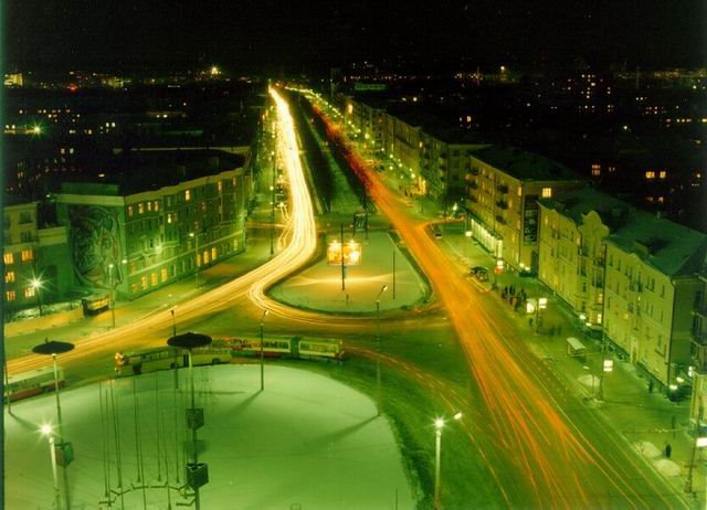 Клмсомольская площадь ночью (вид с Башни смерти) - Komsomolskaya square at night (View from Tower of Death)